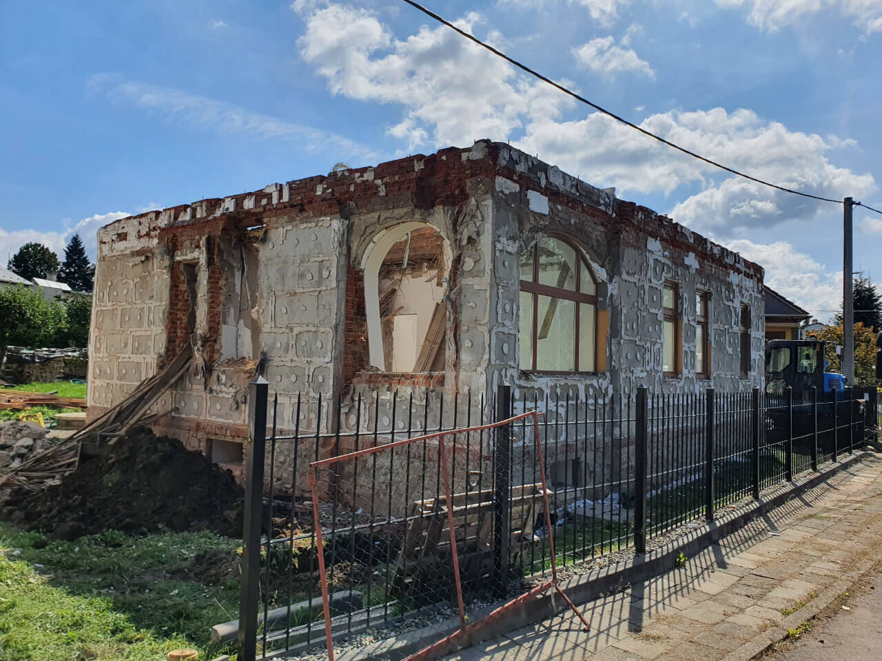 Když je výhodnější demolice - Od STŘECHY AŽ NA KÁMEN